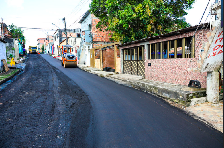 Programa ‘Asfalta Manaus’ da prefeitura entrega mais vias recapeadas aos moradores do bairro Alvorada