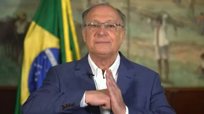 Geraldo Alckmin e a Homenagem que Virou Meme