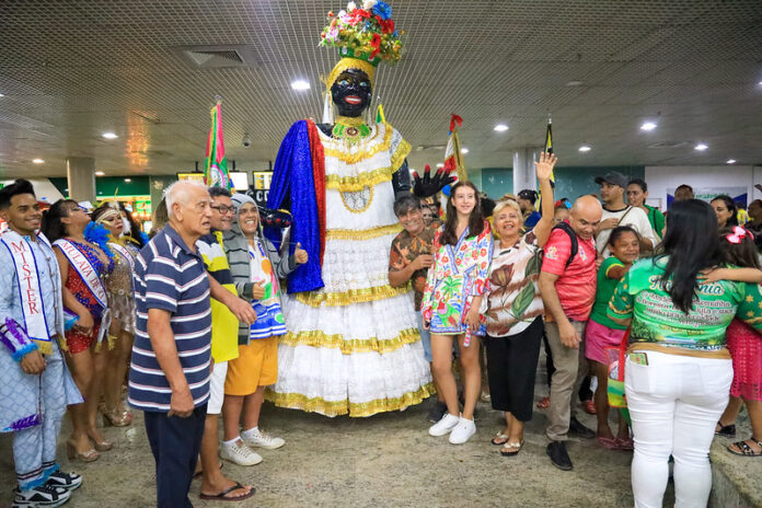 Início Brilhante do Carnaval em Manaus