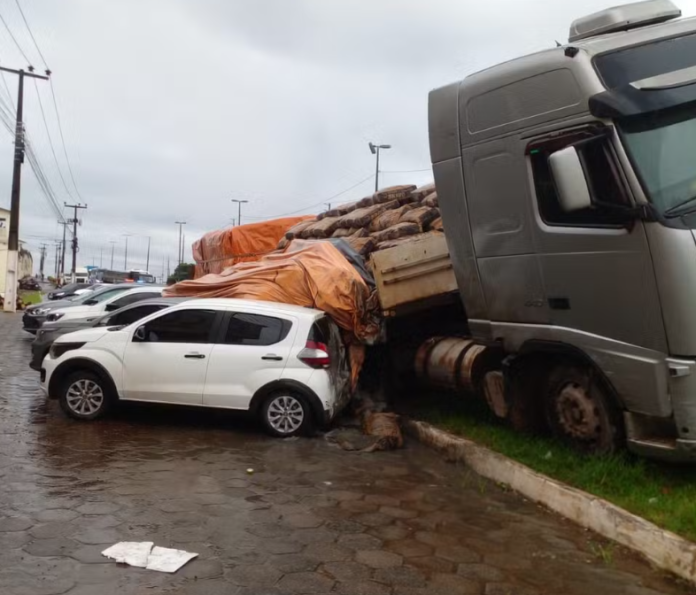 Carreta Desgovernada na BR-135 em São Luís