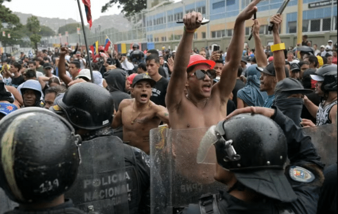 Protestos em Caracas Após Vitória de Maduro