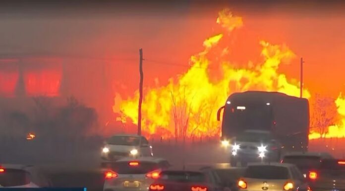 Céu Escuro e Voos Cancelados