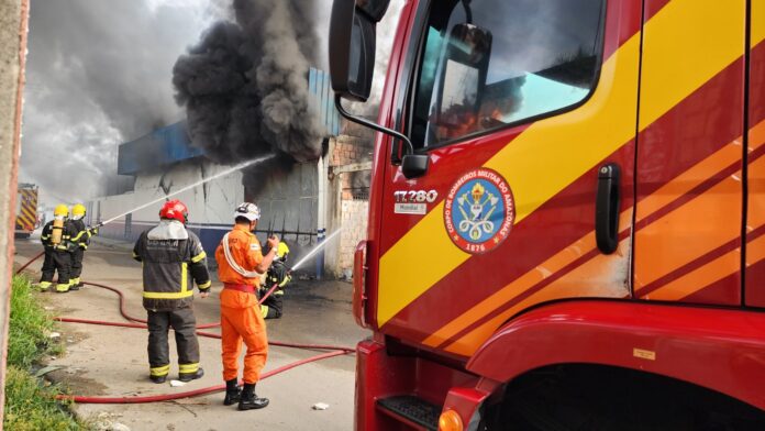 Fábrica em Manaus corre risco de desabamento