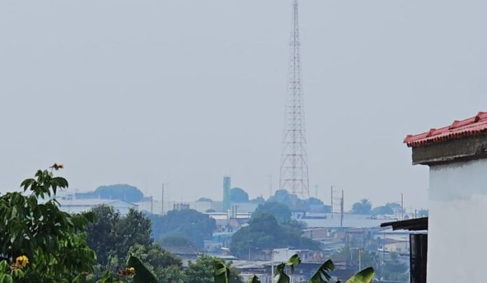 Fumaça de queimadas afeta Manaus pelo terceiro dia