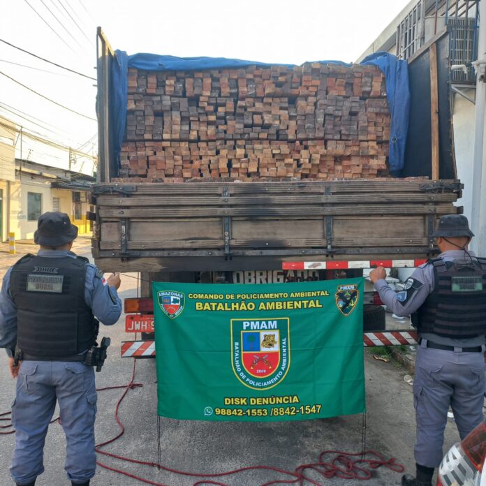 Homem preso por transportar madeira ilegal em Manaus