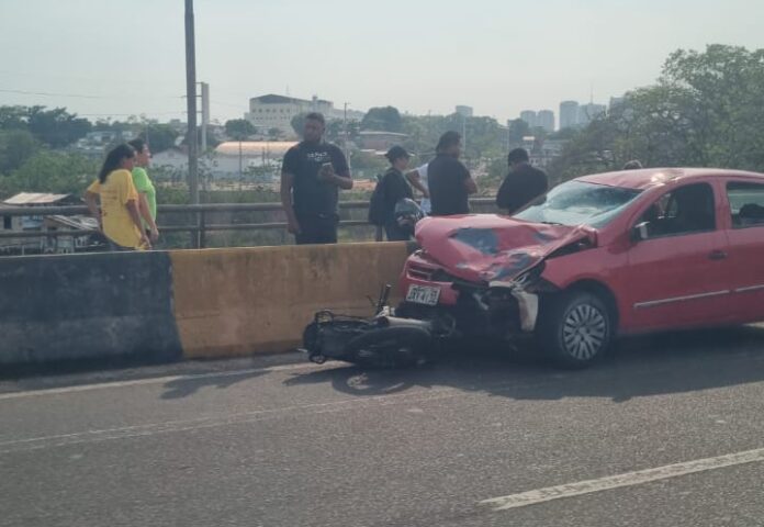 Acidente Mortal entre Carro e Moto em Manaus