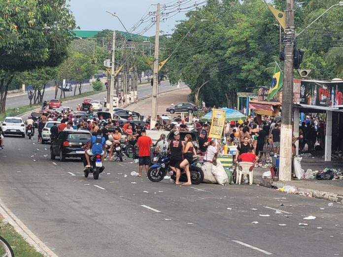 Comércio descumpre Lei Seca no 2º turno em Manaus