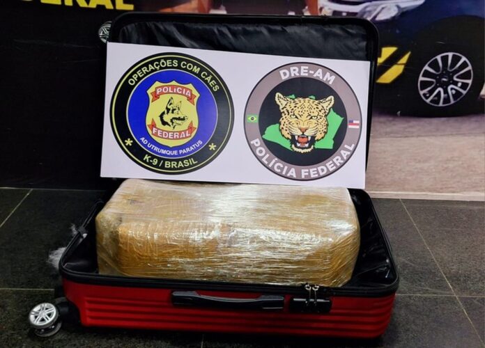 Mulher é presa com 15 kg de maconha em aeroporto de Manaus