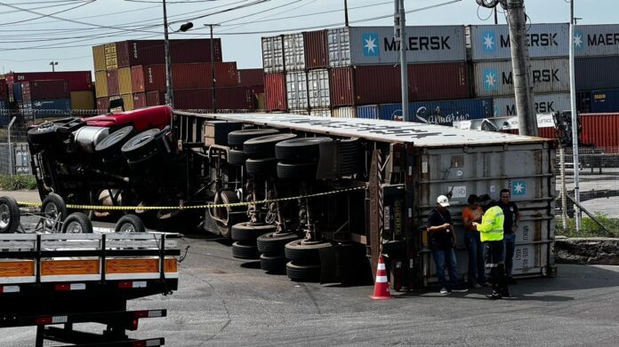 Acidente de Carreta em Manaus