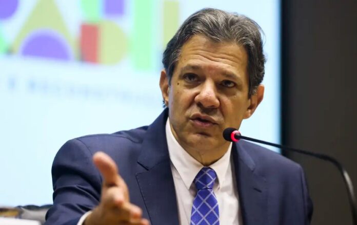 Haddad anuncia bloqueio de R$ 5 bilhões no orçamento