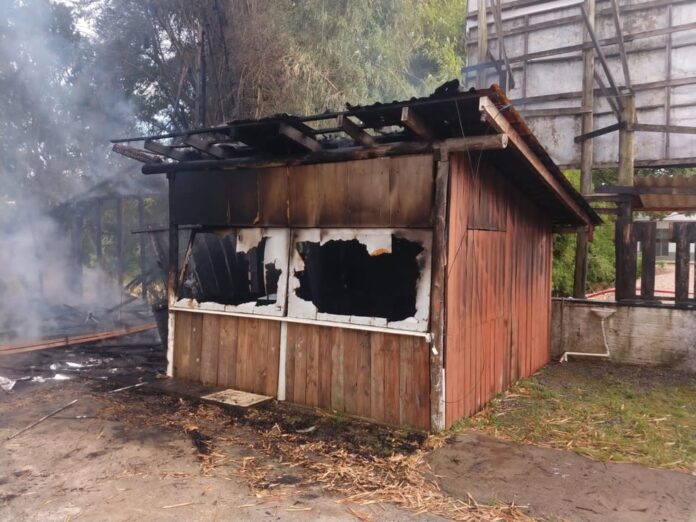 Incêndio atinge casa do homem-bomba