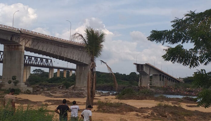 Ponte desaba no Tocantins