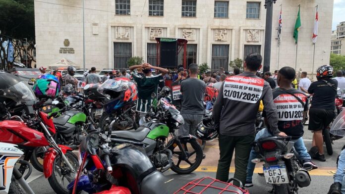 Justiça reverte apreensão de motos da 99 em SP