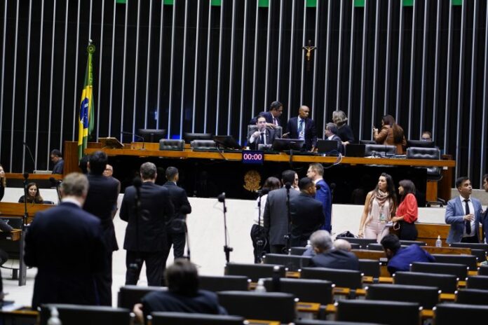 Reajuste Salarial Deputados Brasileiros