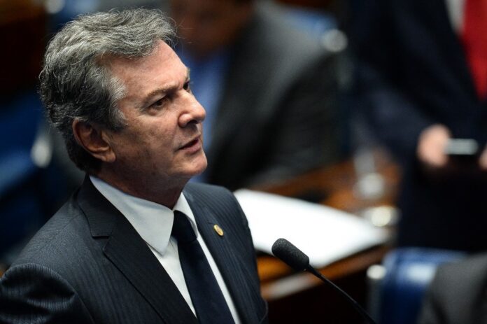 Collor terá prisão domiciliar com tornozeleira