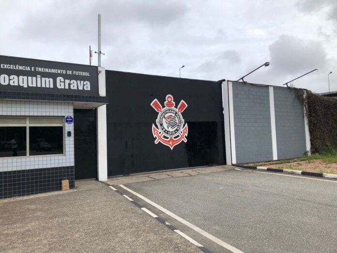 Câmeras Clandestinas no CT do Corinthians