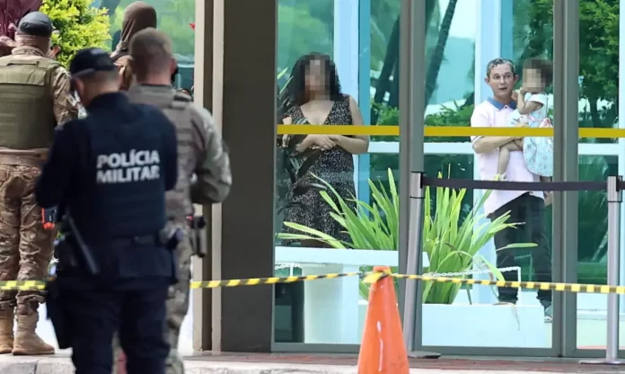 Homem preso com explosivo em ministério
