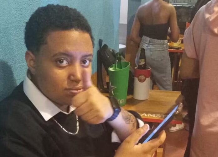 Jovem morre após queda de moto por app