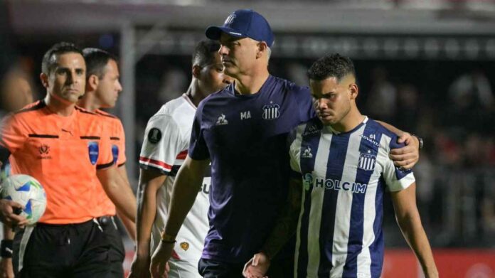 Navarro denuncia xenofobia em jogo da Libertadores