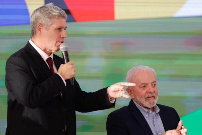 Teixeira omite reunião com Contag