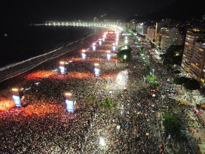 Polícia impede ataque em show de Lady Gaga