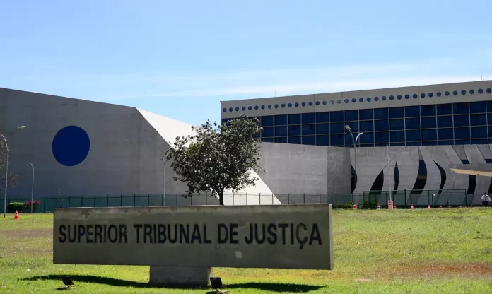STJ Autoriza Gênero Neutro