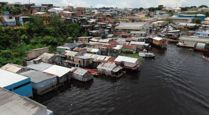 Cheia no Amazonas afeta 425 mil