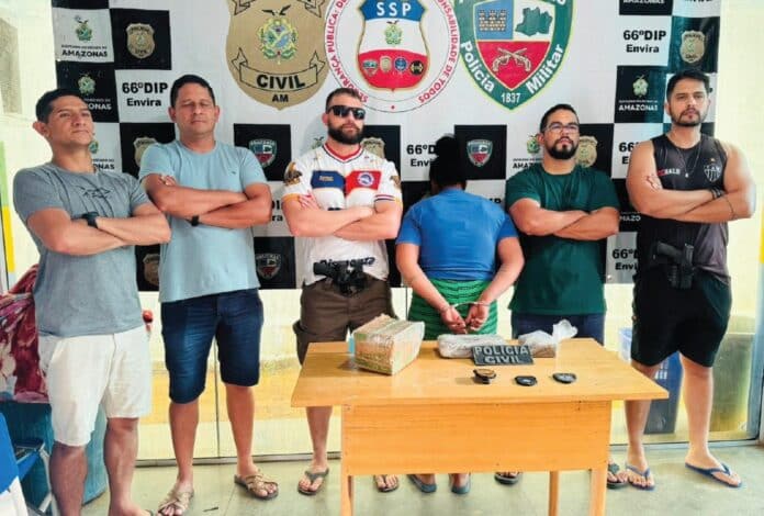 Jovem é presa com 3 kg de maconha no interior do AM