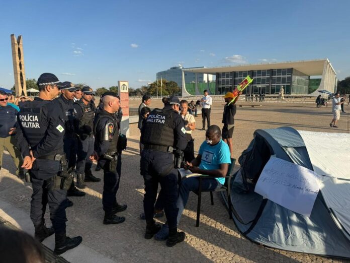 Moraes veta acampamentos na Praça dos Poderes