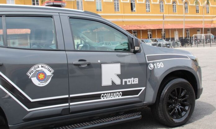 Rota confunde e baleia policiais civis em SP