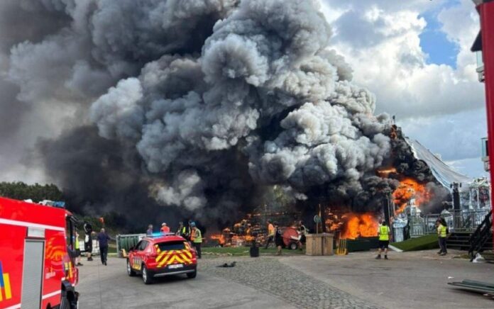 Incêndio atinge palco do Tomorrowland na Bélgica