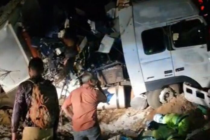 Colisão fatal entre ônibus e carreta no MT