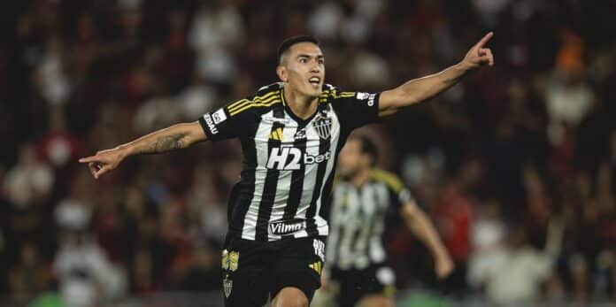 Galo vence Flamengo no Maracanã