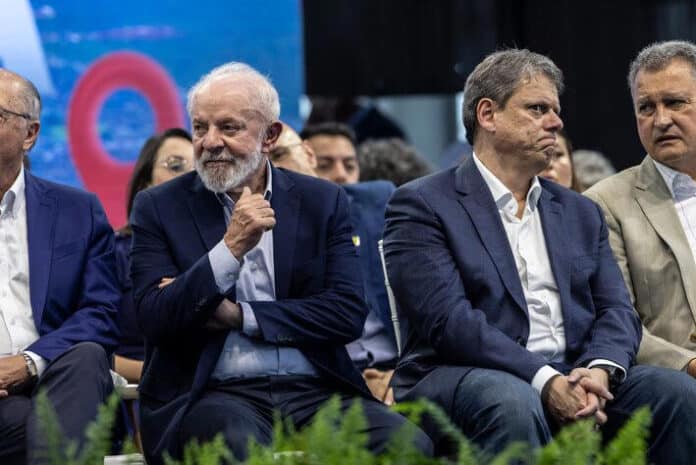 Lula e Tarcísio disputam operação