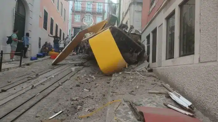 Acidente no Elevador da Glória causa 15 mortes