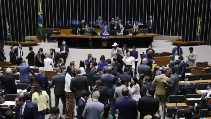 PEC da Blindagem aprovada na Câmara