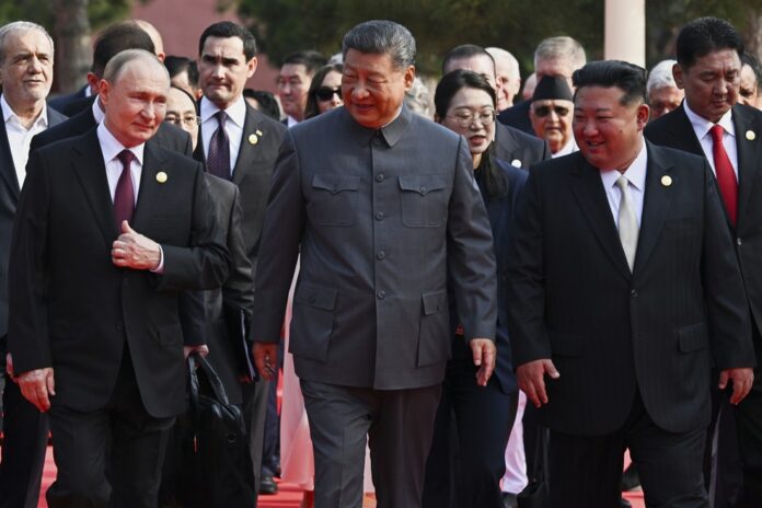 Trump dispara contra Xi, Putin e Kim em desfile na China