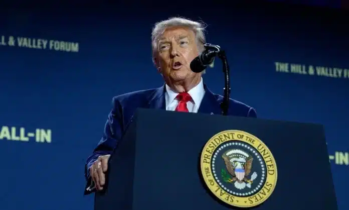 Trump reage a desfile em Pequim
