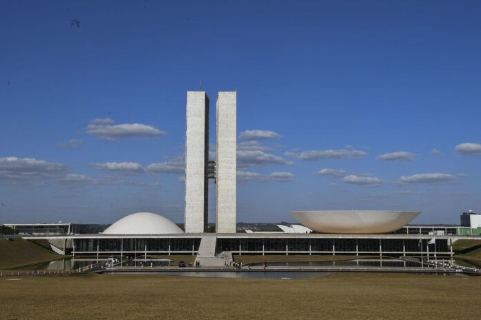 Governo busca aprovar MP de R$17 bi