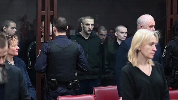 Rússia condena 15 ucranianos
