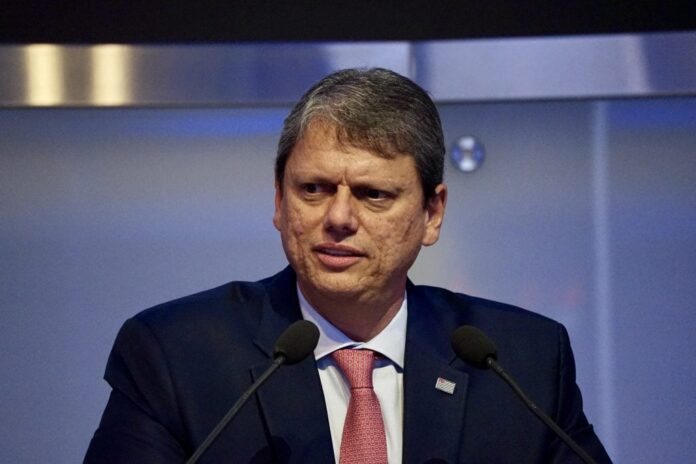 Tarcísio pede desculpas por piada sobre Coca-Cola